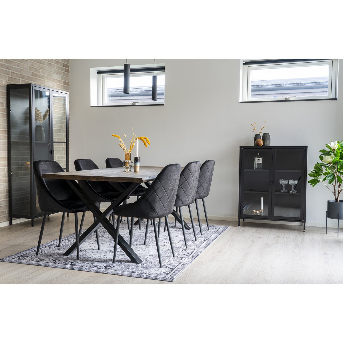 Chenille Area Rug - Black and White Havana Pattern, 160x230 cm