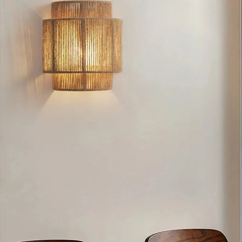 Retro Rattan Wall Sconce – Natural Woven Design