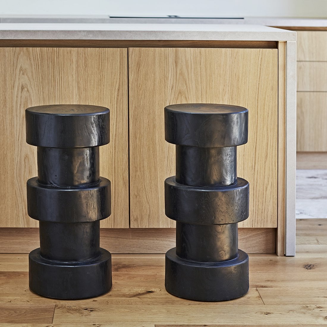 Teak Bar Stool - Black Totoma Forma Design