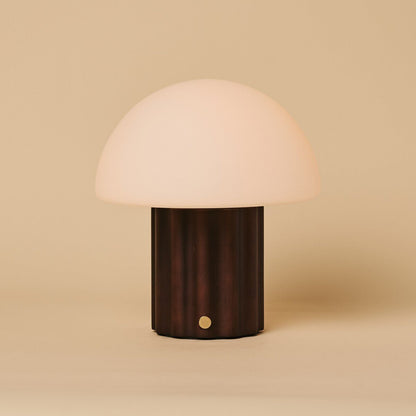 Lámpara de mesa recargable Timo marrón oscuro | Regulable, pantalla modular y 3 colores de luz