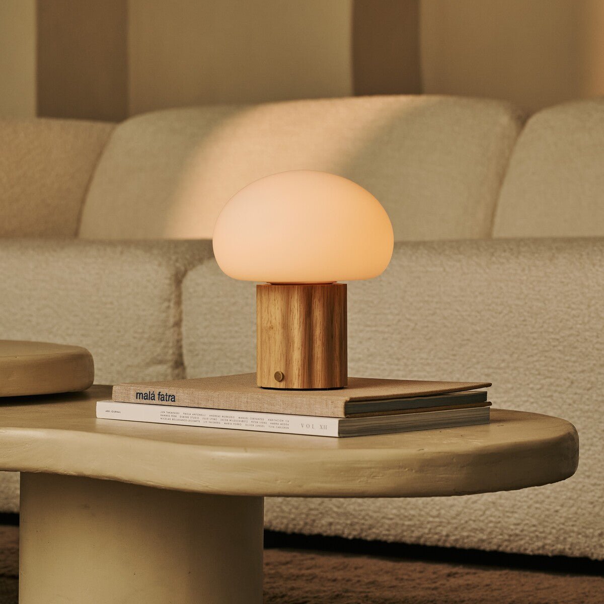 Lámpara de mesa recargable Jord Light Brown | Inalámbrica, única y hasta 100 horas de luz