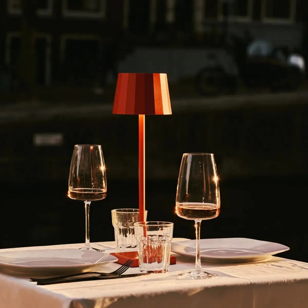 Combi Set Professional | 8 x Wouter Blossom Orange Rechargeable Table Lamps & 1 x Central Station Charging Station