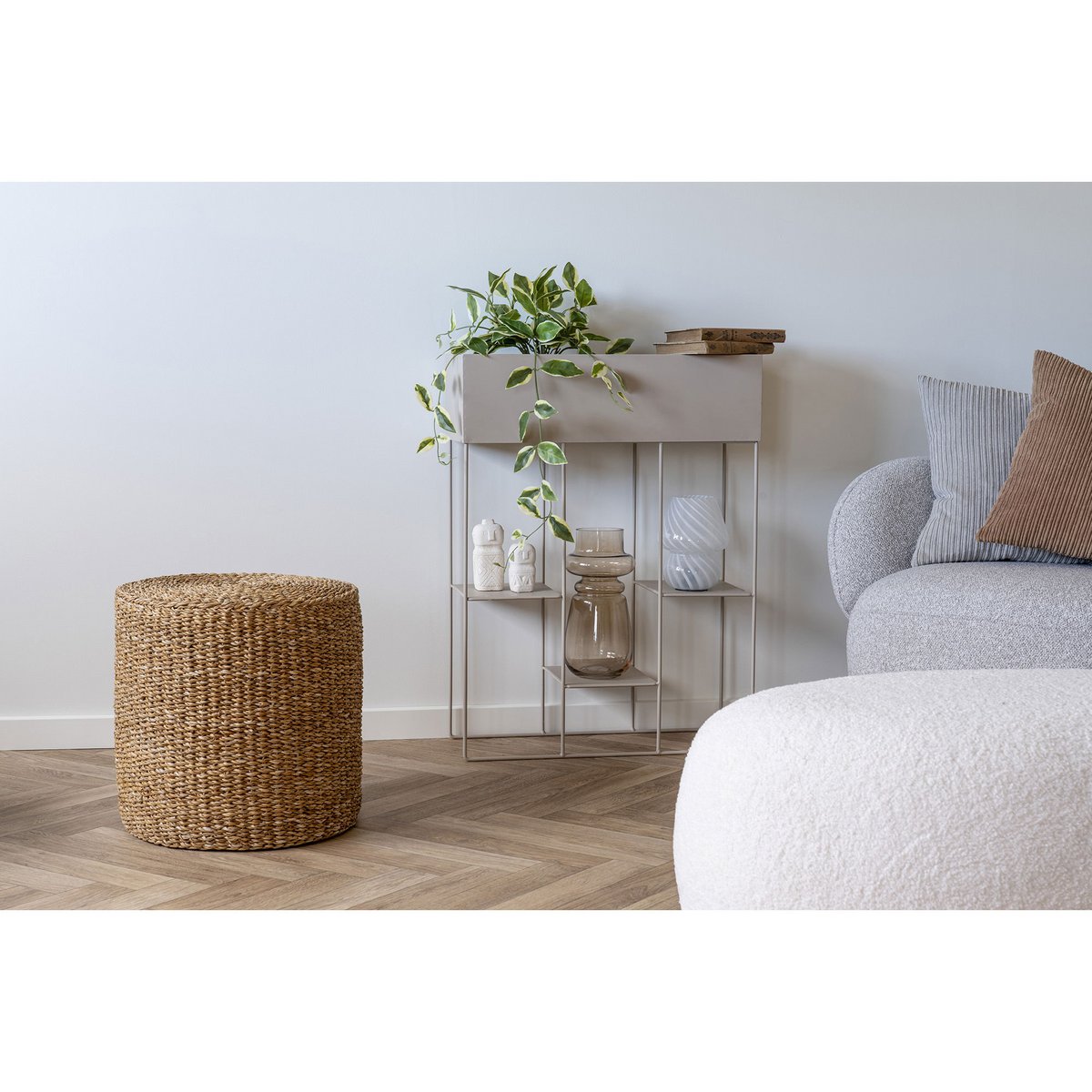 Seagrass Pouf Footstool - Natural Woven Ottoman with Iron Frame, Ø40cm