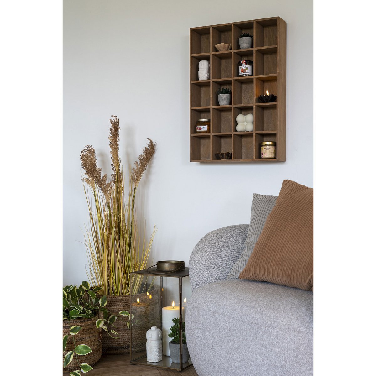 Moss Wall Shelf - Natural brown, pinewood, 44x10x63cm