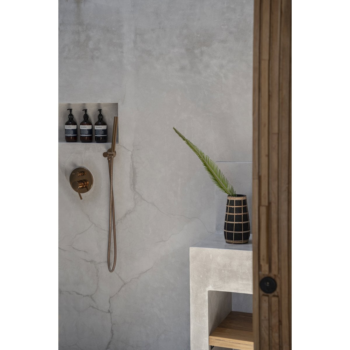 Le Vase Cutie - Naturel Noir - M