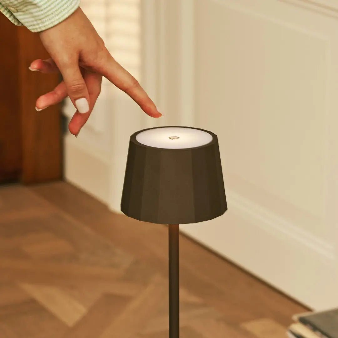 Combi Set Professional | 8 x Wouter Mocha Brown Rechargeable Table Lamps & 1 x Central StationCharging Station