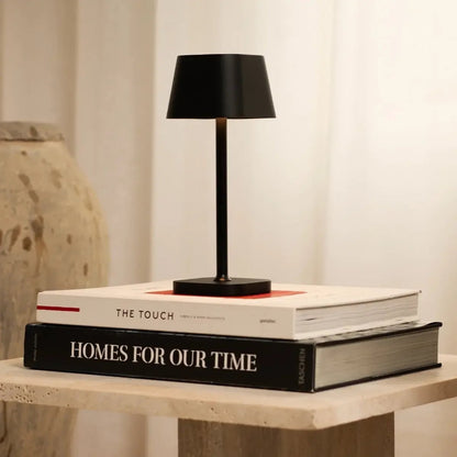 Black Rechargeable Table Lamp Cordless - Ava | Tavellio