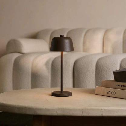 Lámpara de mesa recargable Anton Mocha Brown | Iluminación elegante e inalámbrica