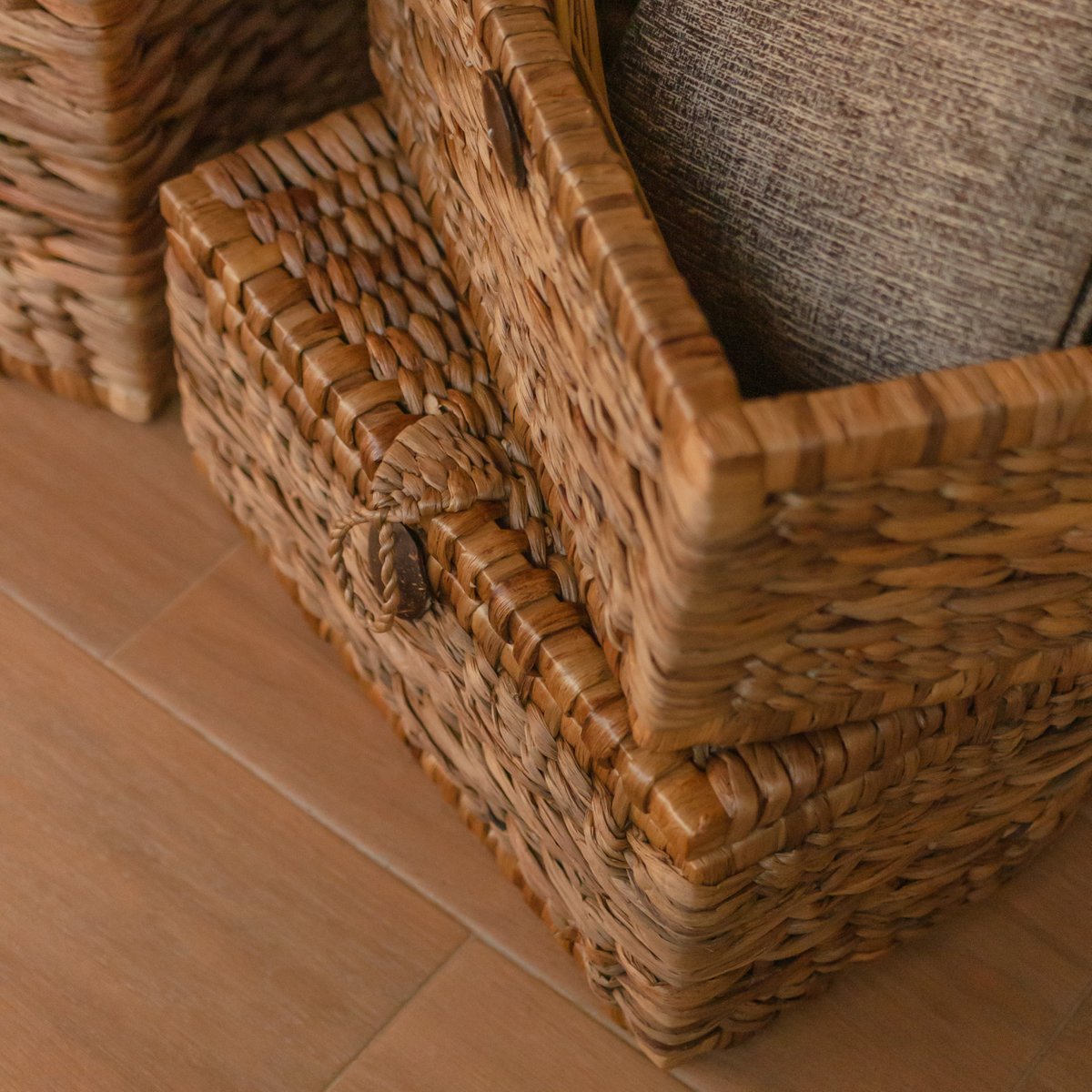 Water Hyacinth Laundry Basket with Lid – Kelana Trunk Storage