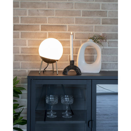 Tischleuchte Chelsea – Messing, weißes Glas, Ø20 cm