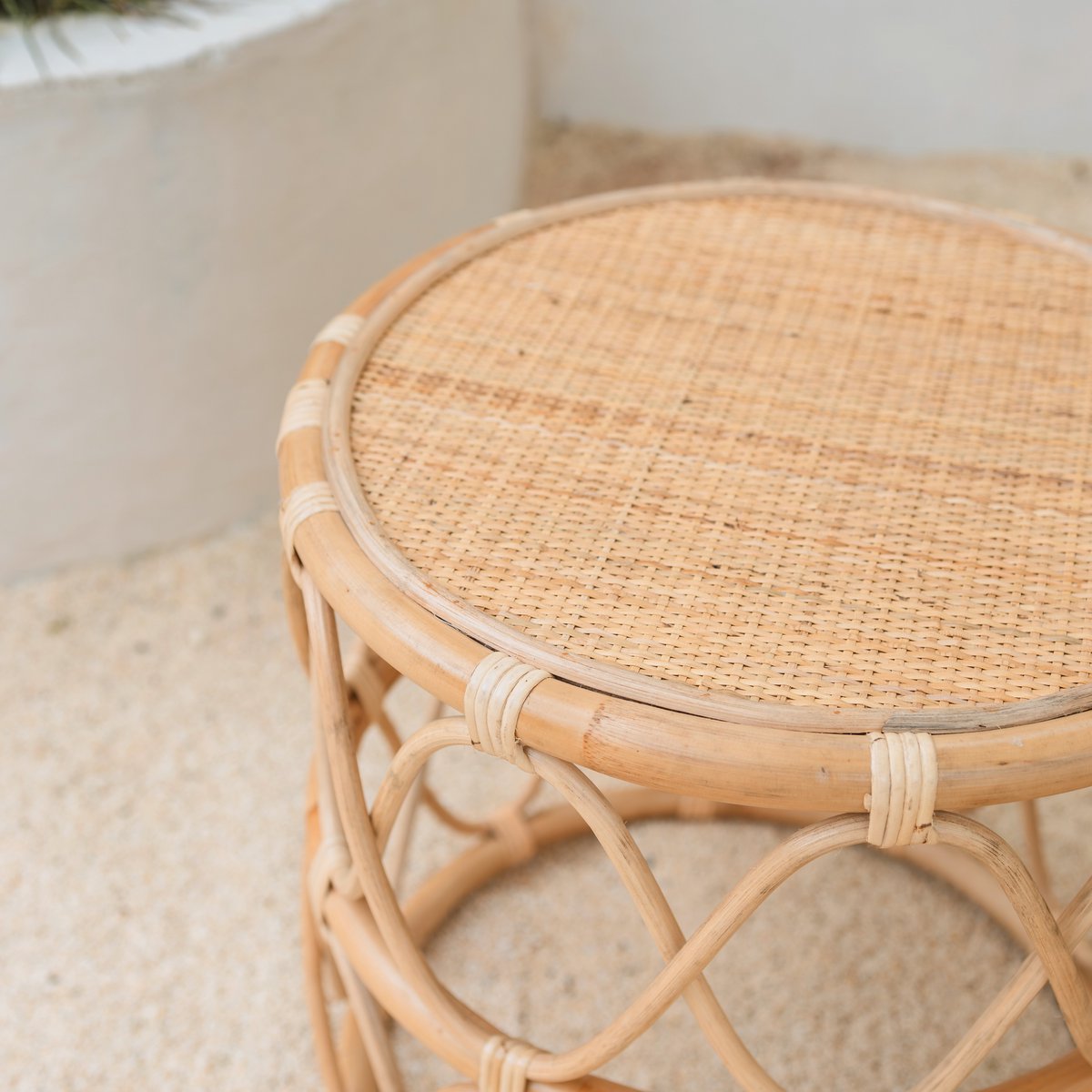 Round Rattan Side Table – Small Boho Coffee Table – Bedside Table Rattan Beige – Handmade Table Made of Natural Rattan (Ø 45 cm) MUARA