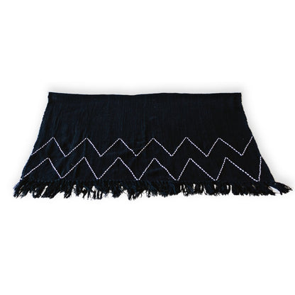 Black Throw Handwoven – Boho Bedspread – Fringes and Zigzag Pattern Plaid – Cosy Sofa Blanket – Cotton Throw 140x200 cm LINGGAH