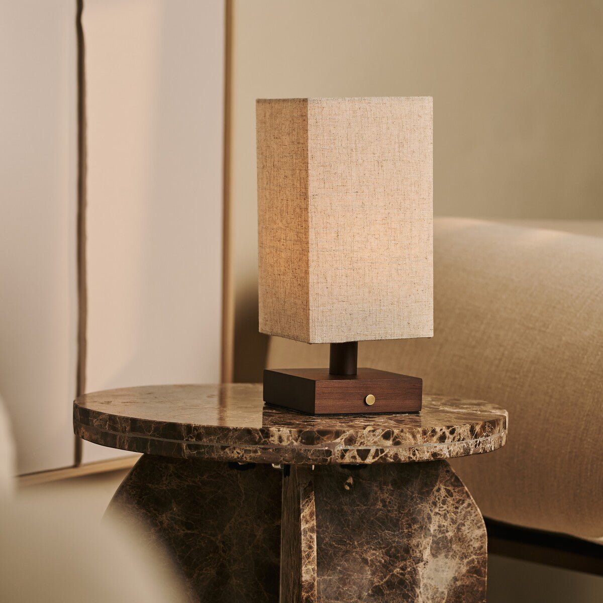 Bob Lumière de Table en Bois sans Câble Marron Foncé | Réglable, Rechargeable & Jusqu'à 100 Heures d'Autonomie