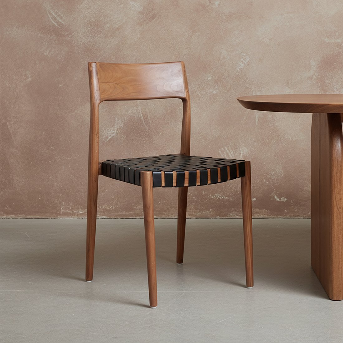 Freya dining room chair black leather
