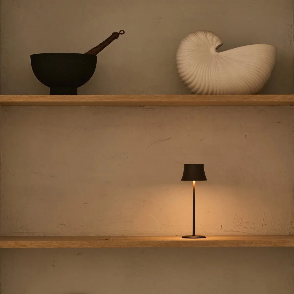Willy Mini Mocha Brown Lampe de table rechargeable – Élégante, Dimmable, 60 heures d'autonomie