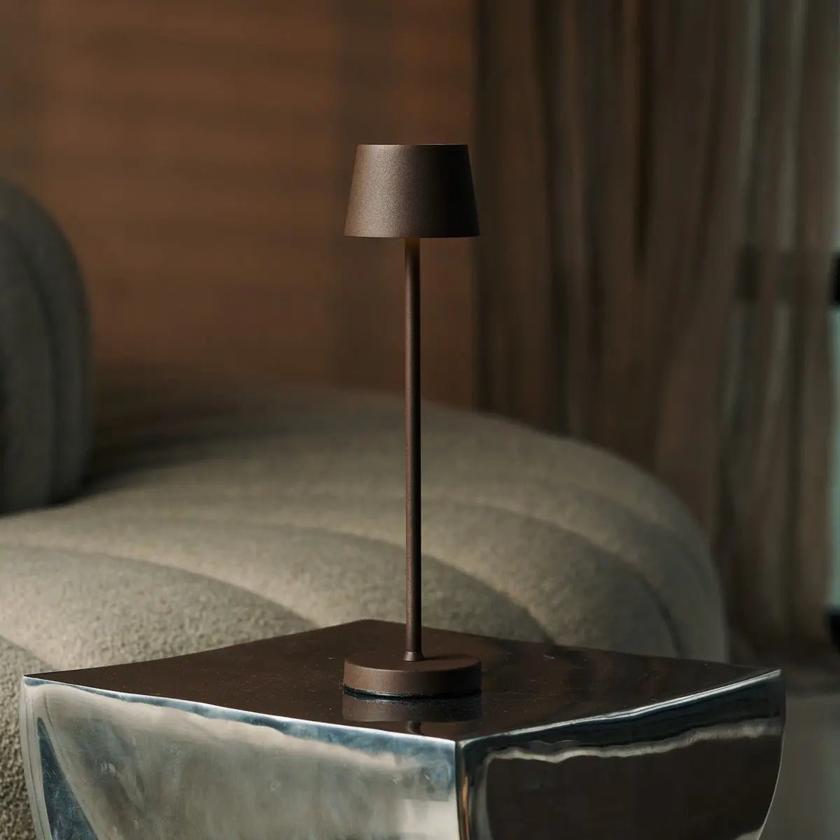 Combi Set Professional | 4 x Vondel Mini Mocha Brown Rechargeable Table Lamps & 1 x Amstel Charging Station