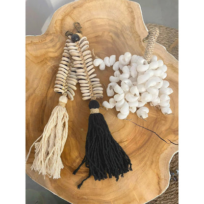 The Macrame Fishbone Keychain - Black