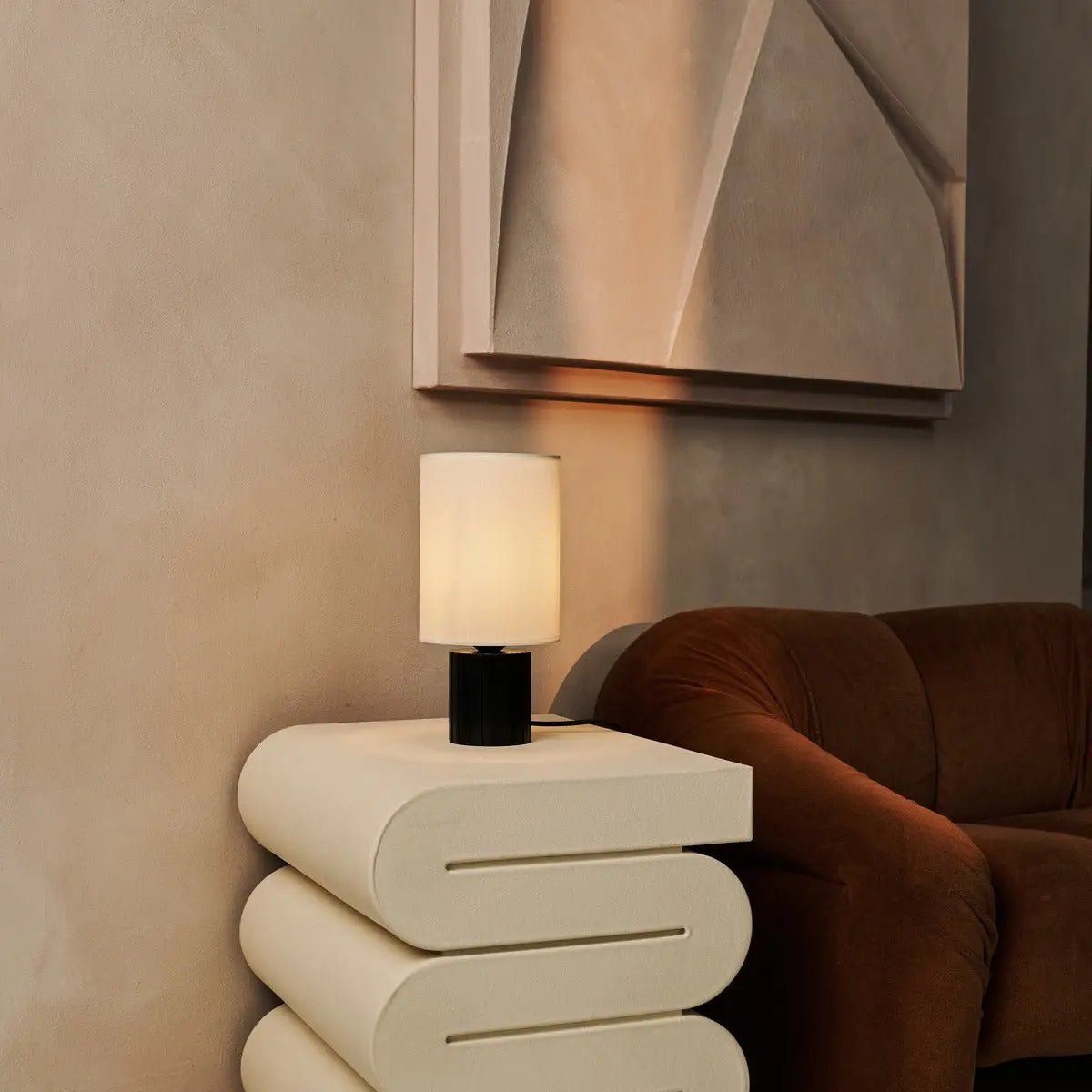 Black Table Lamp with Beige Shade – E27 Cozy Desk Light