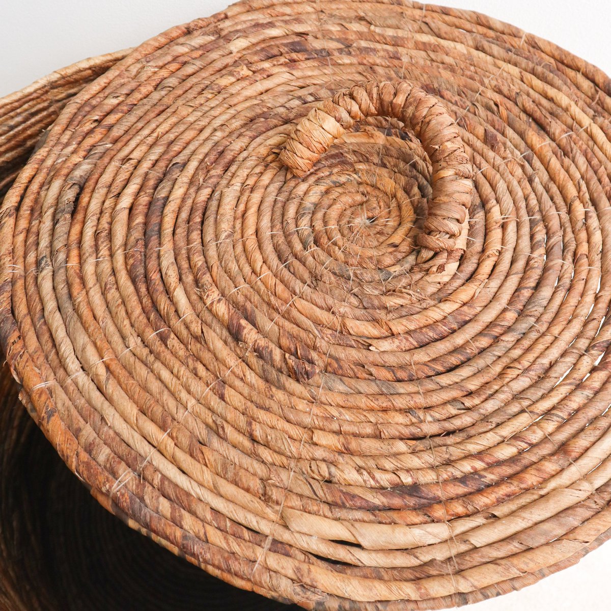 Banana Fiber Laundry Basket with Lid - Handmade Storage Ombak