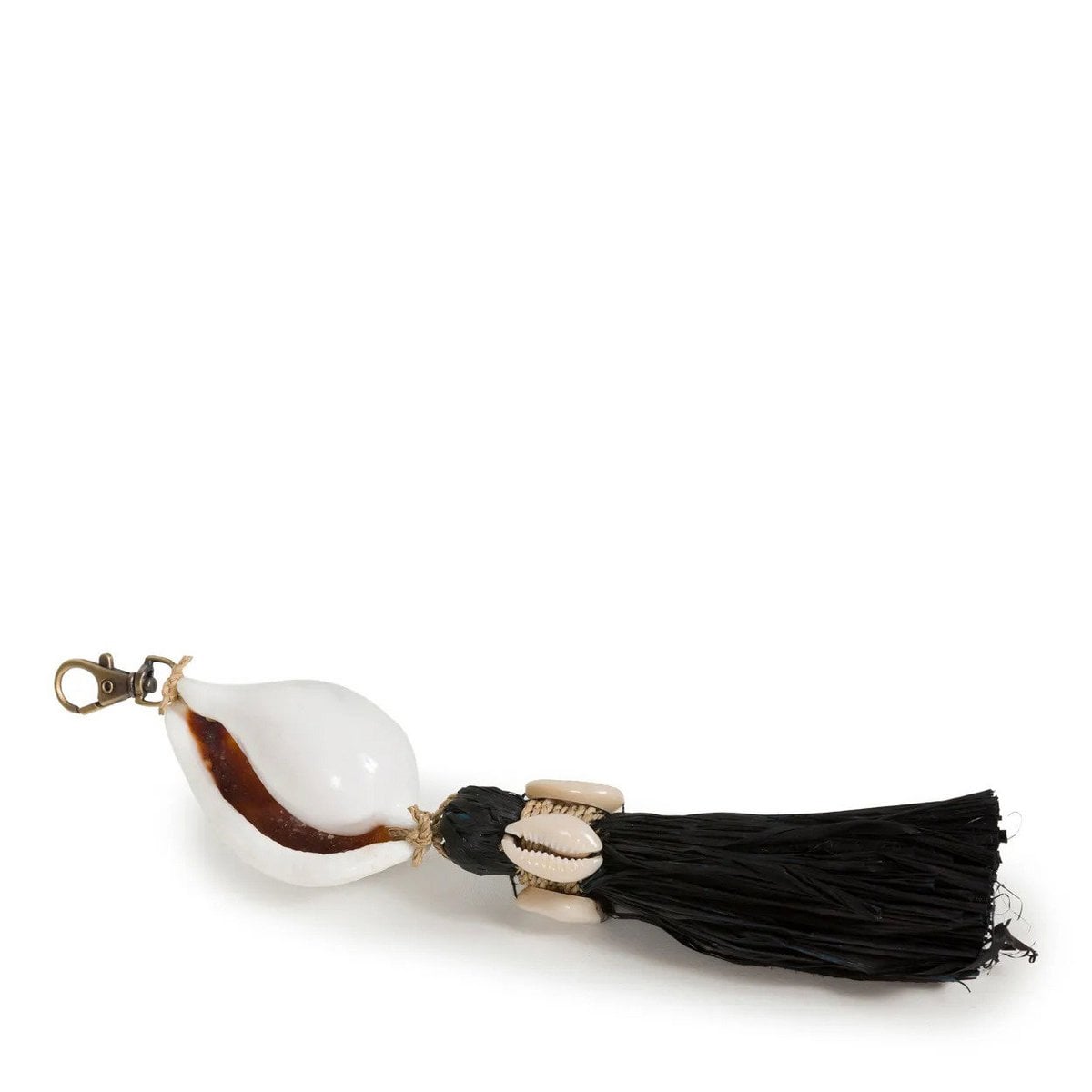 Raffia Keychain with Seashell – Coastal Black and Natural Accent
