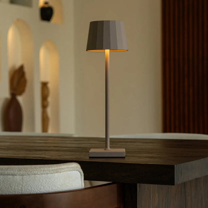 Genopladelig Bordlampe – Brun Koala | Dimmbar & 120-timers batteri