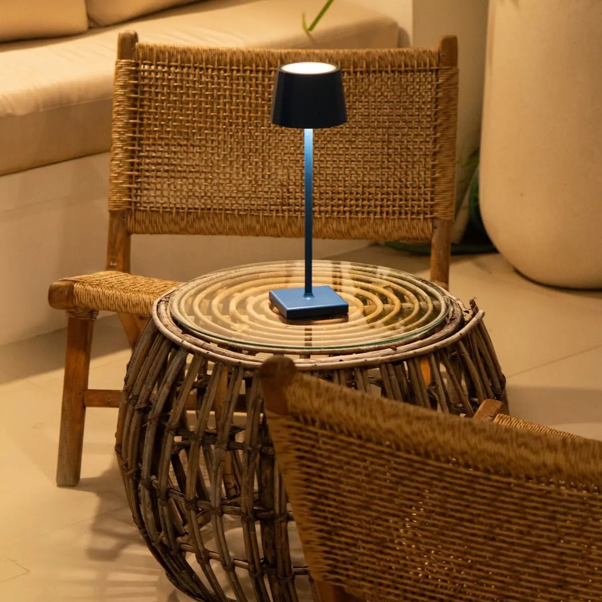 Wouter Delftware Blue Rechargeable Table Lamp | Wireless Charging & 120-Hour Battery Life