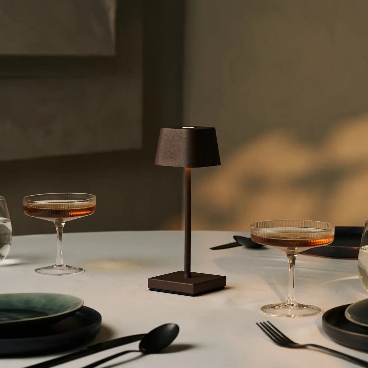 Combi Set Professional | 8 x Sarphati Mini Mocha Brown Rechargeable Table Lamps & 1 x Central Station Charging Station