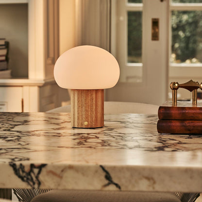 Lámpara de mesa recargable Jord Light Brown | Inalámbrica, única y hasta 100 horas de luz