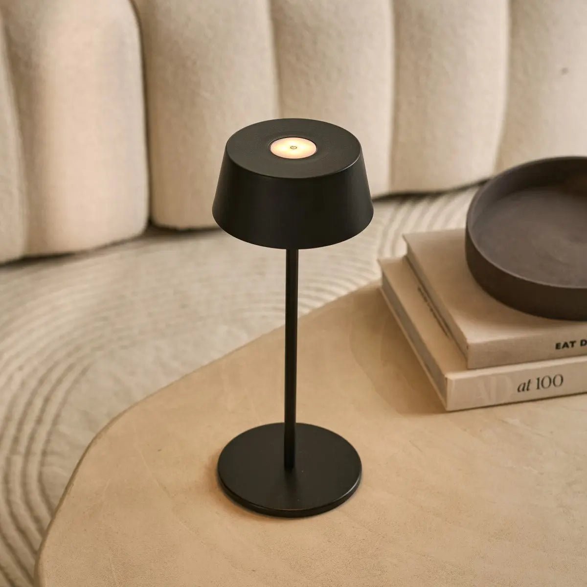 Hugo Midnight Black Wiederaufladbare Tischleuchte | Dimmbar, stilvoll & kabellos