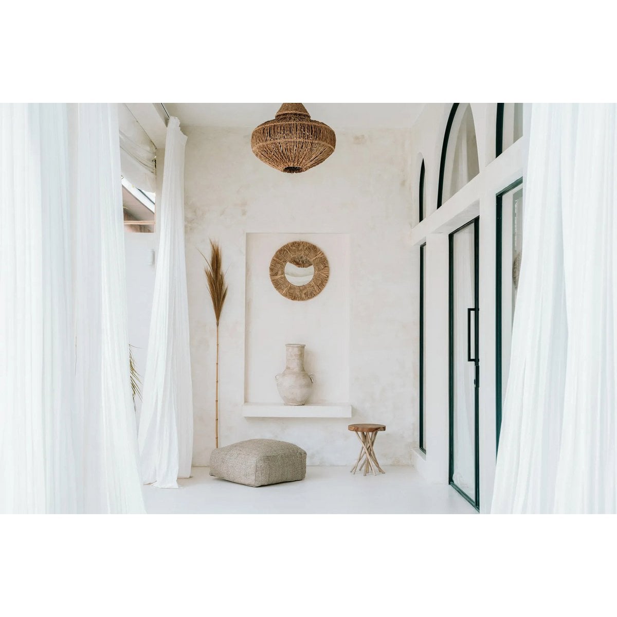 Raffia Palm Tree Wall Mirror – Natural Cowrie Shell Decor, Medium