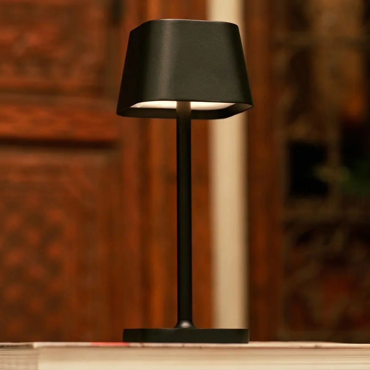 Black Rechargeable Table Lamp Cordless - Ava | Tavellio
