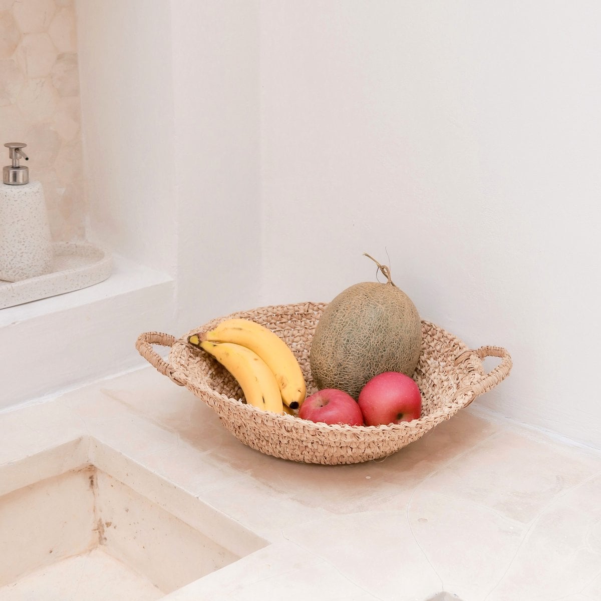 Woven Raffia Fruit Bowl – Handmade Bread Basket, Natural Fibers, 2 Sizes