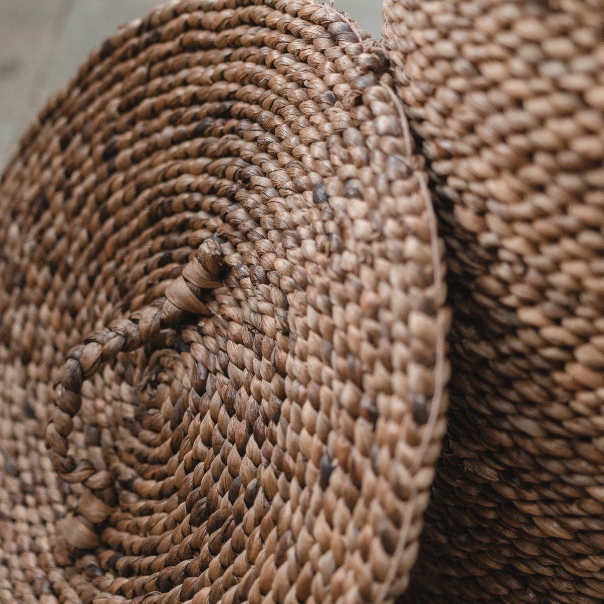 Water Hyacinth Storage Basket with Lid – Handwoven Ikat Laundry Bin