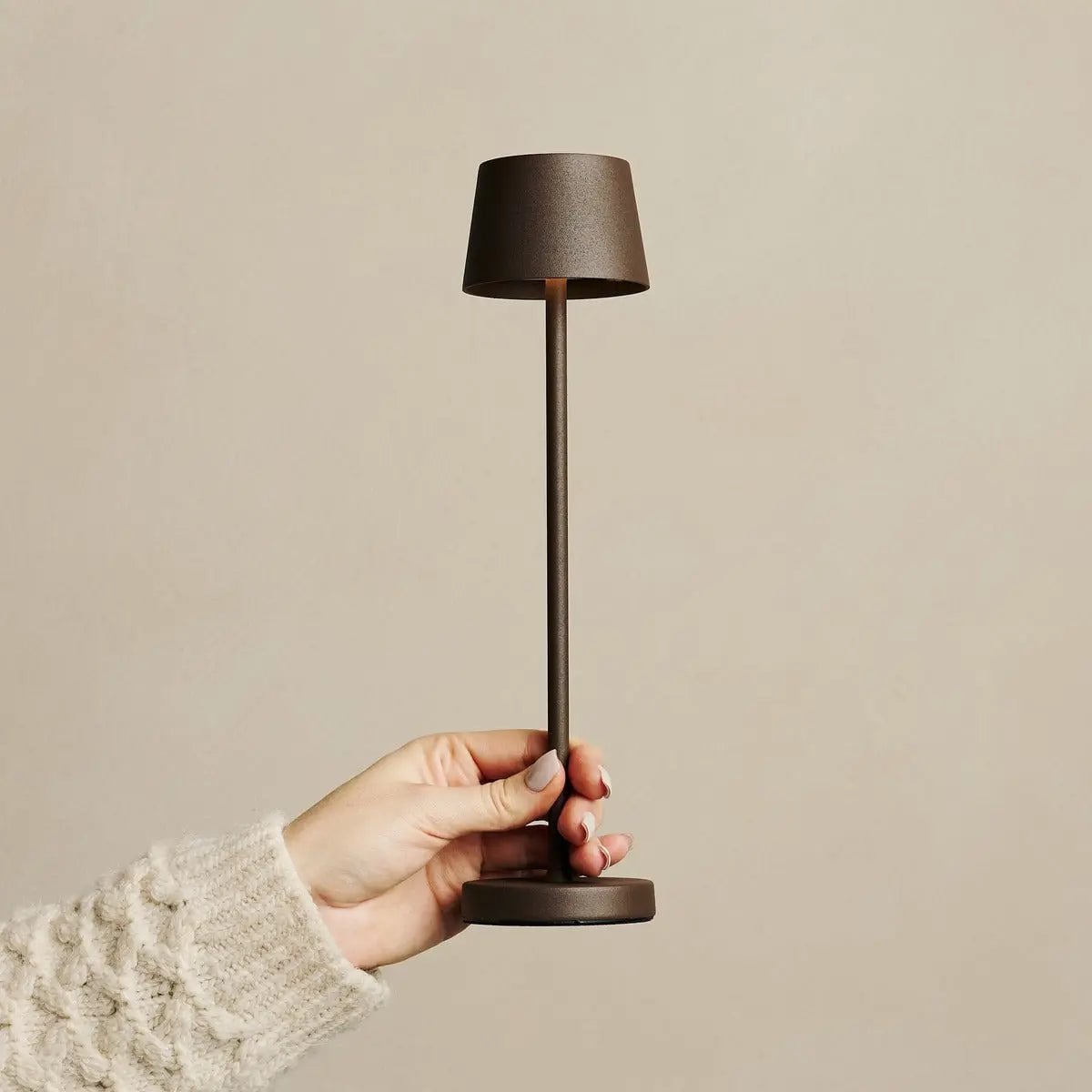 Combi Set Professional | 4 x Vondel Mini Mocha Brown Rechargeable Table Lamps & 1 x Amstel Charging Station