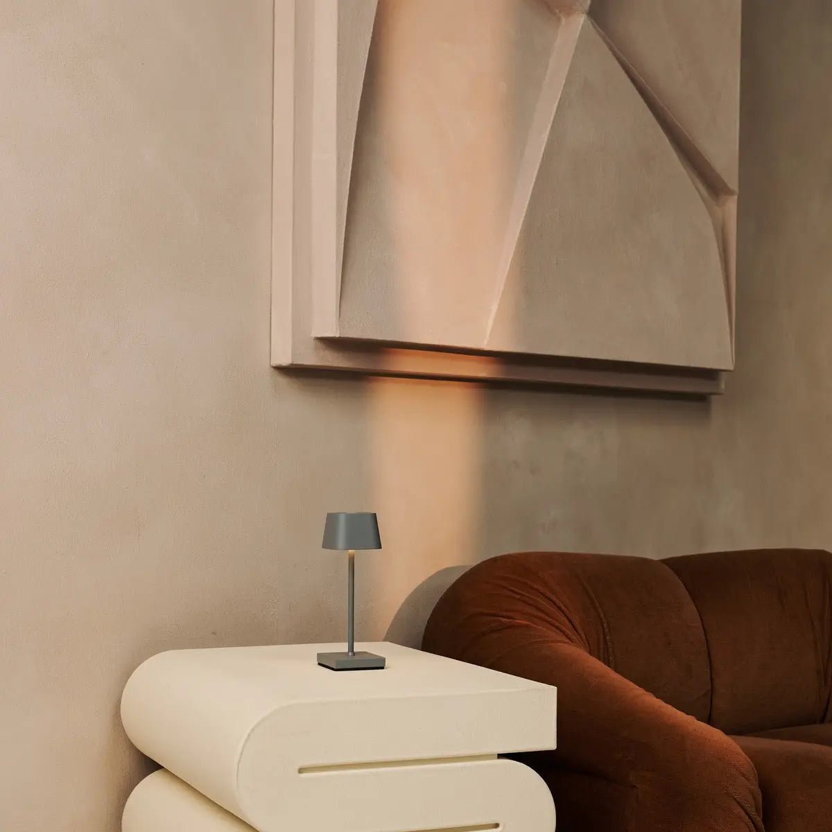 Sarphati Mini Mouse Grey Cordless Table Lamp | Rechargeable via Charging Station & 3 Light Modes