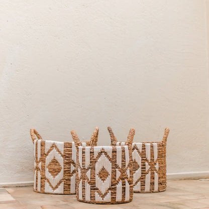 Laundry Basket Plant Basket Large Storage Basket Round NASARI Made of Banana Fibre with a Macrame Pattern made of Cotton