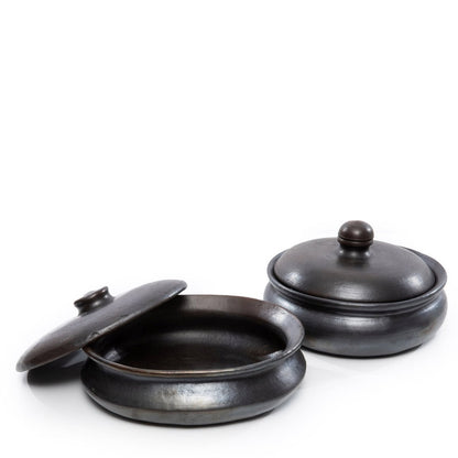 Black Stock Pot with Lid - Modern Cookware for Family Dinners