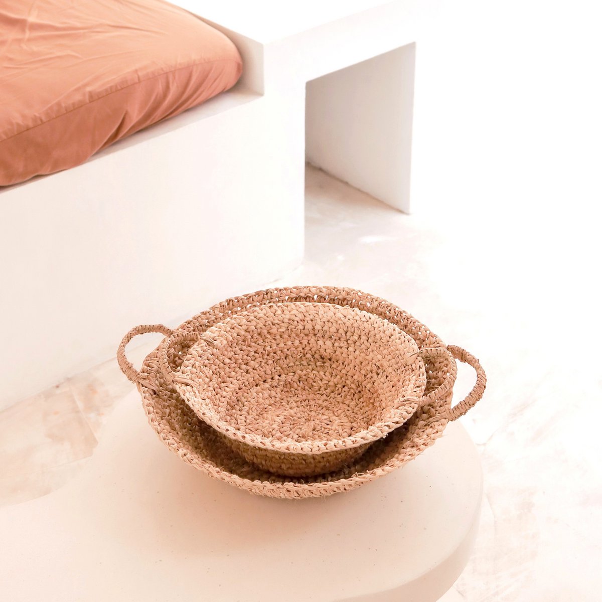 Woven Raffia Fruit Bowl – Handmade Bread Basket, Natural Fibers, 2 Sizes