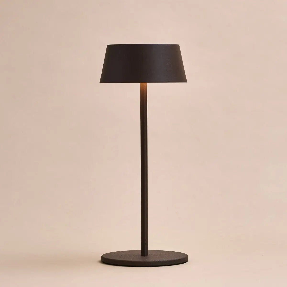 Lampe de table rechargeable Hugo marron moka | Élégante, à intensité variable et sans fil