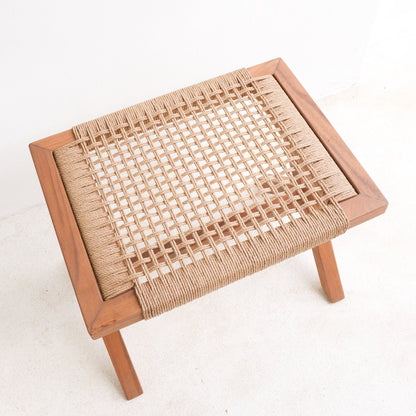 Tabouret en bois INDRA (beige) en Trembesi avec assise en papier recyclé tressé