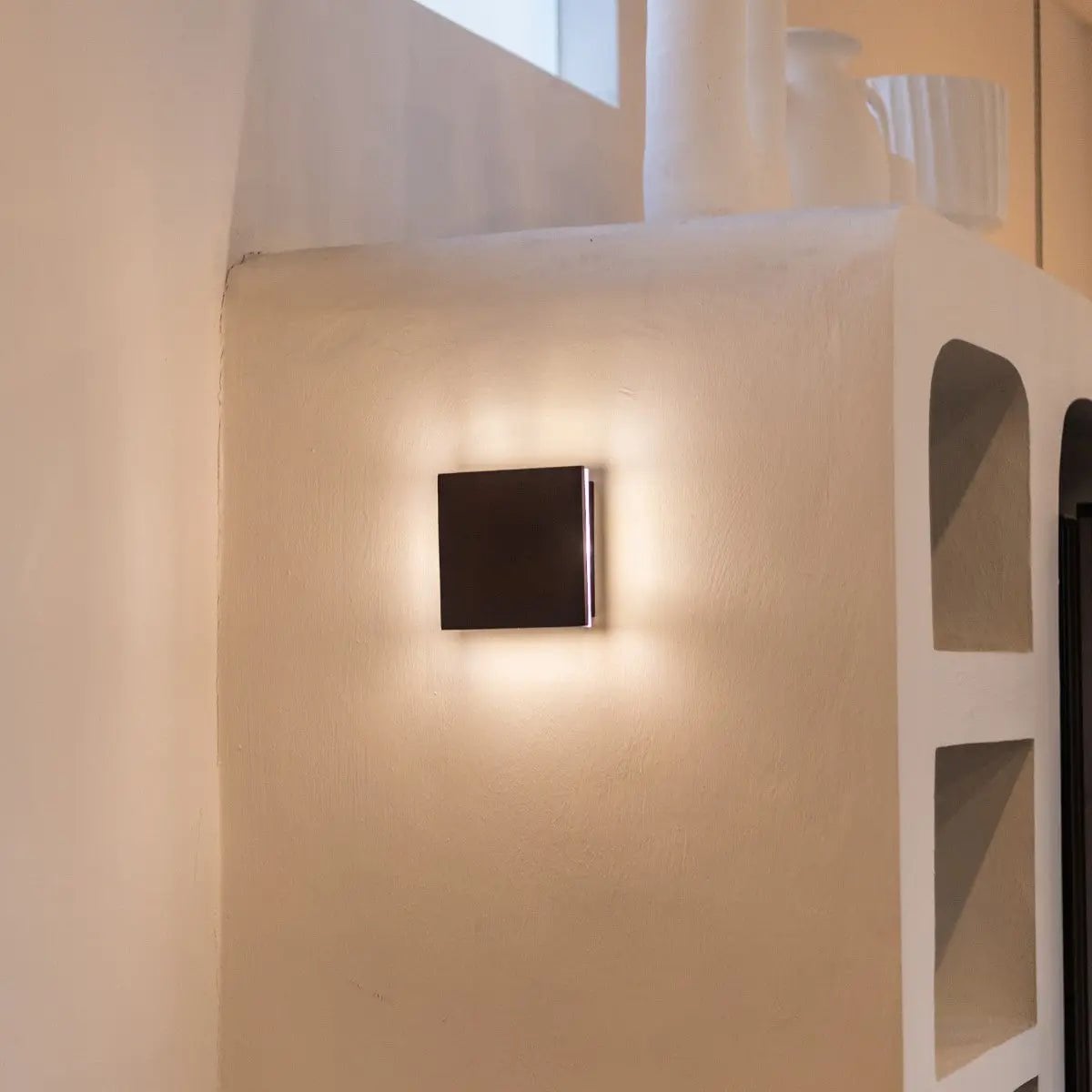 Lane Black Cordless Wall Light – Rechargeable & Dimmable Natural Wood Lamp