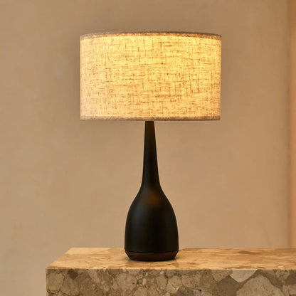 Jacob Black Lamp | Beige Linnenmix Shade & Elegant Lighting