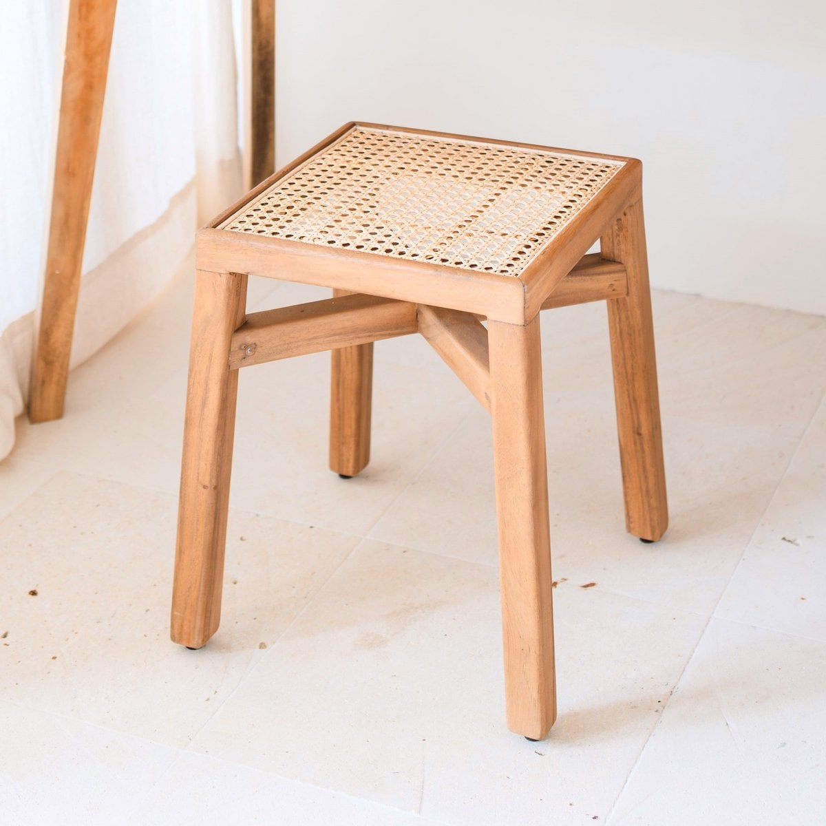 Wooden Stool – Solid Rectangular Stool – Handmade Square Stool Made of Rain Tree Wood with Woven Rattan Seating Surface SUBANG