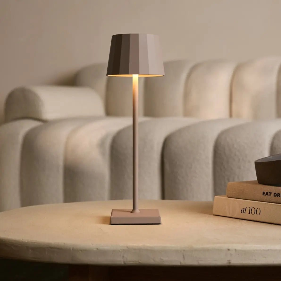 Ensemble Combo Professionnel | 4 x Wouter Koala Brown Lampes de Table Rechargeables & 1 x Station de Recharge Amstel