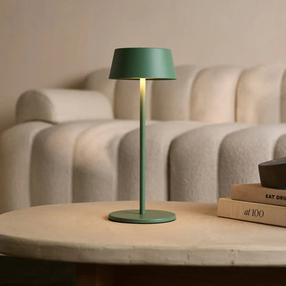 Lampe de table rechargeable Hugo vert sauge | Élégante, Dimmable & Sans fil