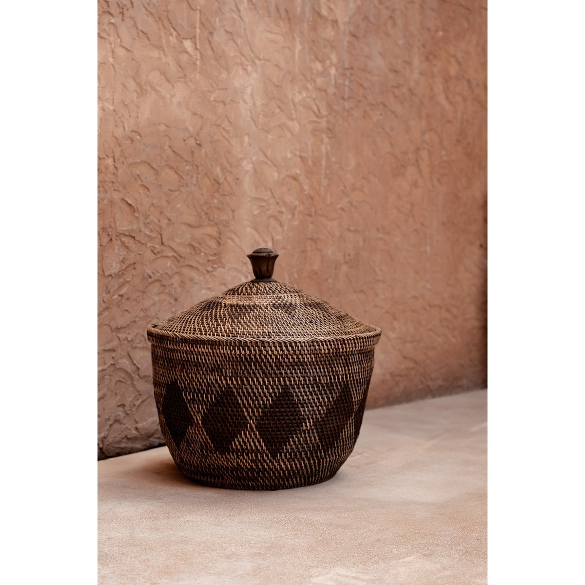 Rattan Storage Basket - Natural Brown Crown Lid Design