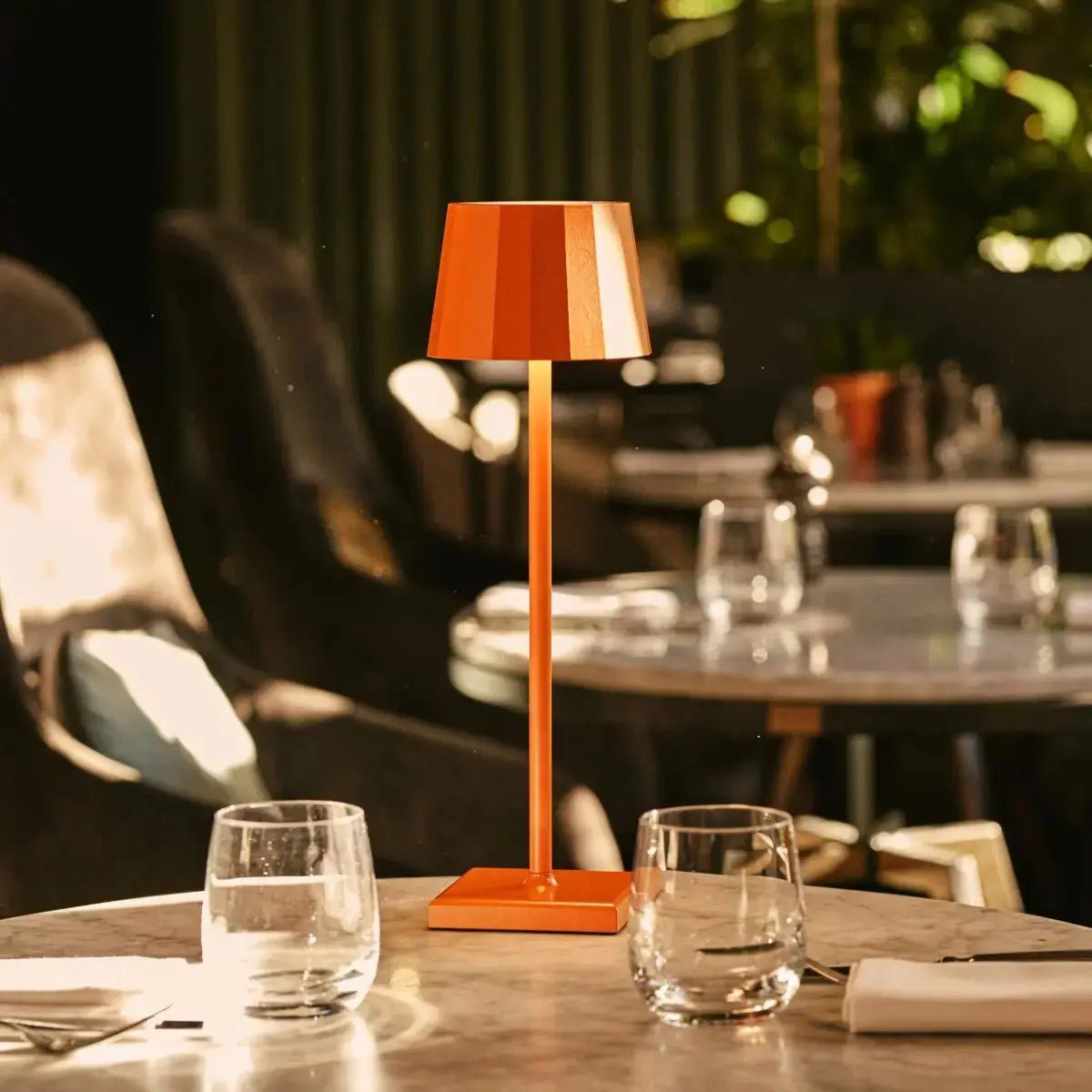 Combi Set Professional | 8 x Wouter Blossom Orange Rechargeable Table Lamps & 1 x Central Station Charging Station