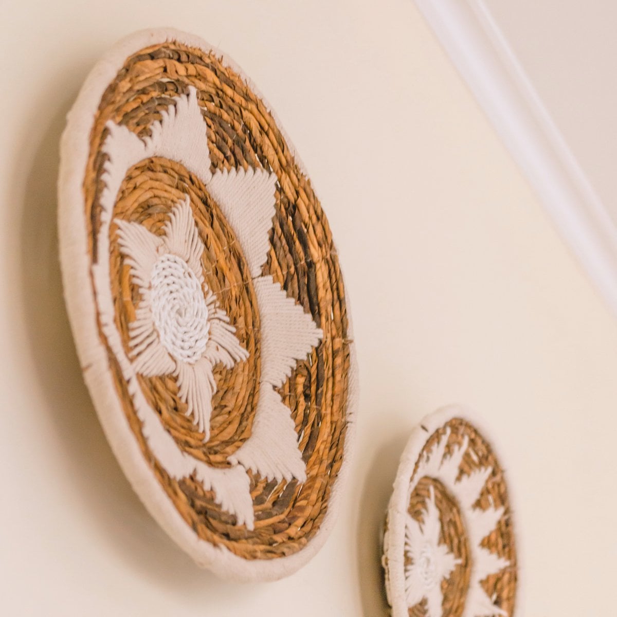 Banana Fiber Wall Basket Decor – Boho Decorative Bowl, 2 Sizes