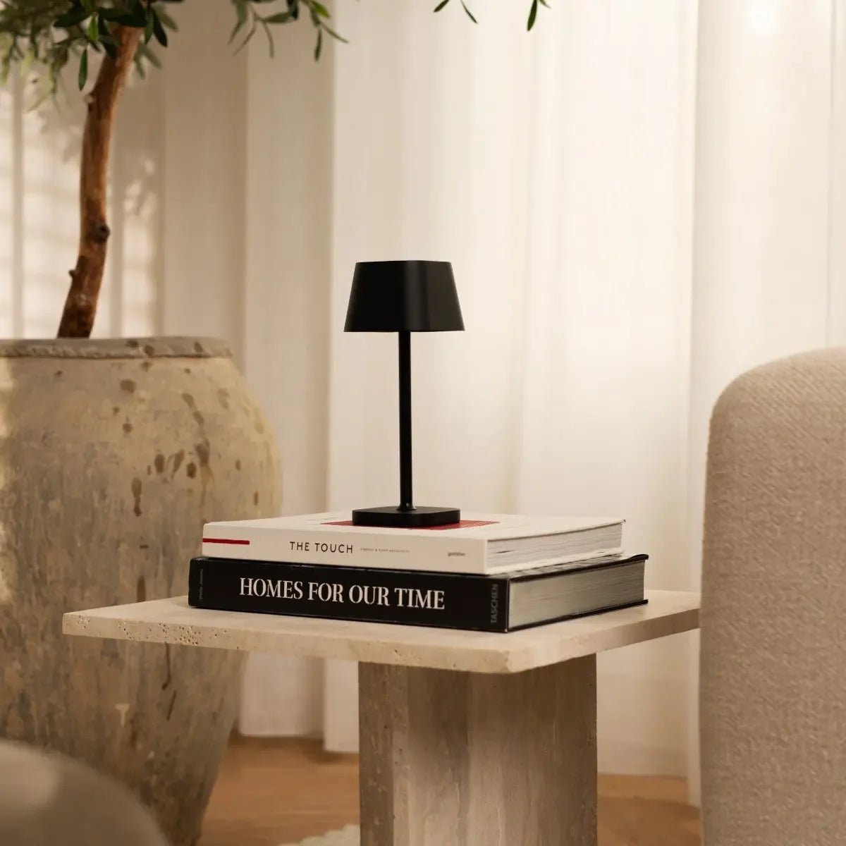 Black Rechargeable Table Lamp Cordless - Ava | Tavellio