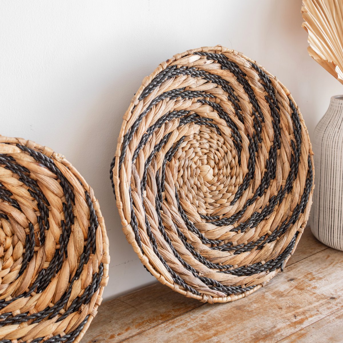 Water Hyacinth Wall Basket Bowl - Round Boho Decor, 30-40 cm